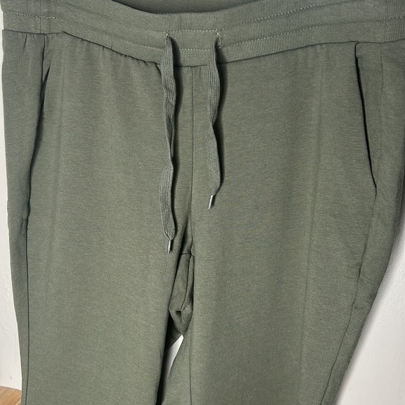 NWT TORRID Olive Green Cozy Fleece Flare Sweat Pants Size 0/Large - Picture 11 of 11